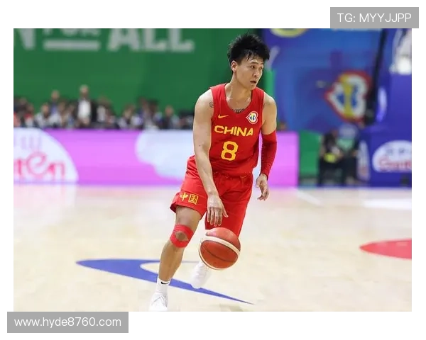 男篮回国赵睿等喜笑颜开气氛热烈